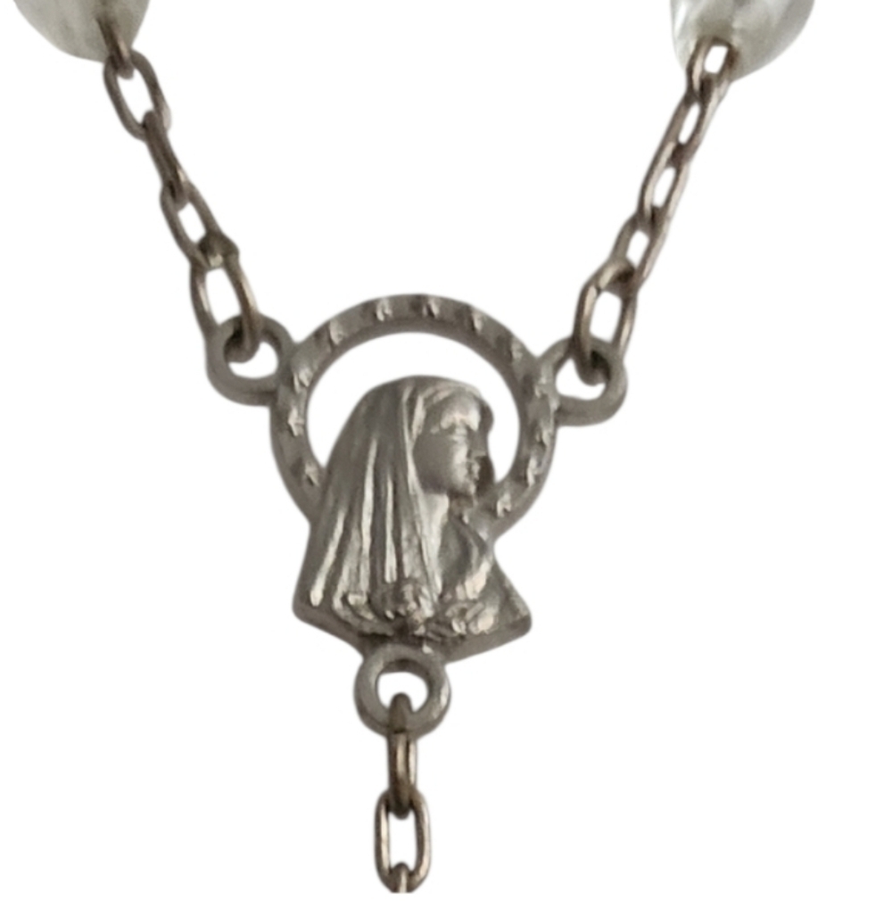 Chic Silver Necklace with Mother Mary  Chain